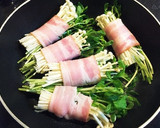 節約おかず！エノキと豆苗のベーコン巻き♡作り方2写真