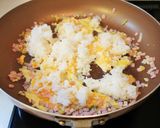 300人☆焦がし醤油にんにくチャーハン作り方5写真