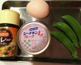お弁当に♪スナップえんどうと卵のカレー味作り方1写真