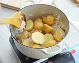 ☆	新じゃがいもとひき肉のこっくり煮物☆作り方5写真