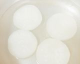 出し昆布入り練り物と大根の煮物作り方1写真