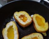 フランスパンをくりぬいて玉子と一緒に焼く作り方4写真