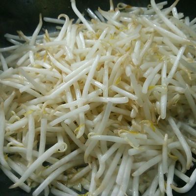 【もやしニンニク】 簡単♪もやし・ニラの豚肉にんにく炒め by KATiiE