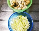 大根としめじのわかめ味噌汁作り方2写真