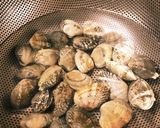 QC・アサリと春キャベツの酒蒸し作り方1写真