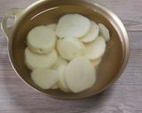 鶏肉とじゃがいものタルタルチーズ焼き。作り方1写真