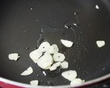 液みそで簡単！豚こまとじゃが芋の味噌炒め作り方3写真