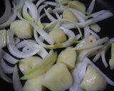 液みそで簡単！豚こまとじゃが芋の味噌炒め作り方4写真