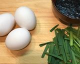 簡単!朝食や丼◎ひじき入りニラ玉作り方1写真