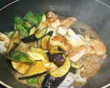 簡単鶏もも肉と野菜の味噌炒め作り方5写真
