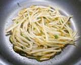 簡単節約！シャキシャキ☆もやしの甘酢炒め作り方3写真