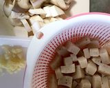 簡単！生芋こんにゃく、にんにく炒め♪作り方3写真