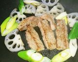 自家製ステーキソースで牛肉と蓮根ネギ炒め作り方3写真