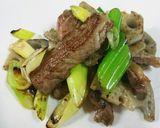自家製ステーキソースで牛肉と蓮根ネギ炒め作り方4写真