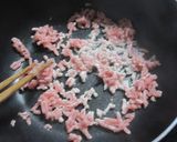 豚ひき肉とキュウ玉炒め作り方1写真