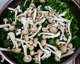 フライパンで炒り卵とほうれん草のサラダ風作り方3写真