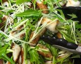お弁当にも！ちくわと水菜のカレーマヨ炒め作り方3写真