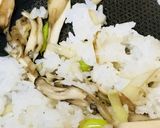 炒飯★キノコと長ネギのしょう油チャーハン作り方3写真