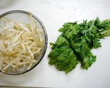 簡単！春菊ともやしのお味噌汁作り方1写真