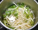 簡単！春菊ともやしのお味噌汁作り方2写真