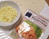 ローソンの明太ポテサラでおつまみピザ作り方1写真