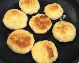 チーズ入り★さつまいもの甘辛おからもち作り方4写真