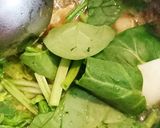 簡単★半熟卵とほうれん草のカレースープ作り方5写真