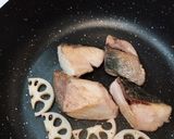 鰤とレンコンの味噌炒め作り方2写真