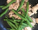豚肉と春雨といんげんの炒め物作り方2写真