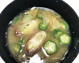 【超簡単】オクラとみょうがのお味噌汁作り方3写真