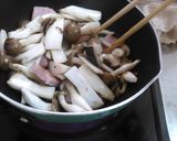厚切りベーコンときのこのケチャップ炒め作り方3写真