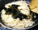 しらすとワカメで梅昆布茶の和風パスタ作り方7写真