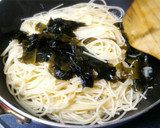 しらすとワカメで梅昆布茶の和風パスタ作り方7写真