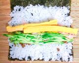 焼肉のタレde牛挽肉とカニカマの海苔巻き作り方4写真