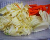 シンプル♪焼きうどん♪醤油がこうばしい！作り方1写真