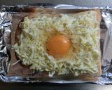 忙しい朝にも♪巣ごもり卵トースト☆作り方3写真