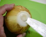 簡単！炙り新玉葱のベーコンバターお味噌汁作り方1写真