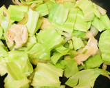 洋食屋さん風☆鶏肉とキャベツの野菜炒め作り方3写真