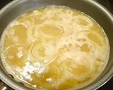 簡単！炙り新玉葱のベーコンバターお味噌汁作り方5写真