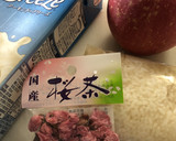 甘酒と林檎の桜の花スムージー作り方1写真