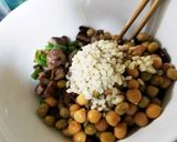 カリカリ塩豚とプチプチもち麦豆サラダ作り方4写真