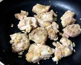 フライパン１つで簡単♡鶏肉のトマト煮込み作り方4写真