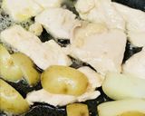鶏肉とジャガイモのカレー粉炒め作り方2写真