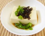 塩昆布+麺つゆ+酢+ごま油の冷奴作り方2写真