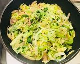 余り物の野菜で！レタスとツナの炒め物作り方2写真
