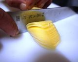 千切り生姜と鶏もも肉のしょうゆ煮込み作り方1写真
