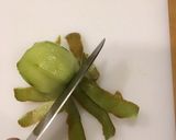 キウイを一度に繋げて剥く方法作り方7写真