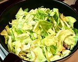タッカルビソースで！旨辛鶏キャベツ炒め作り方2写真