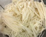 千切り新じゃがとさつま揚げのきんぴら！作り方1写真