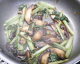 簡単！むね肉と椎茸と小松菜の醤油炒め作り方4写真
